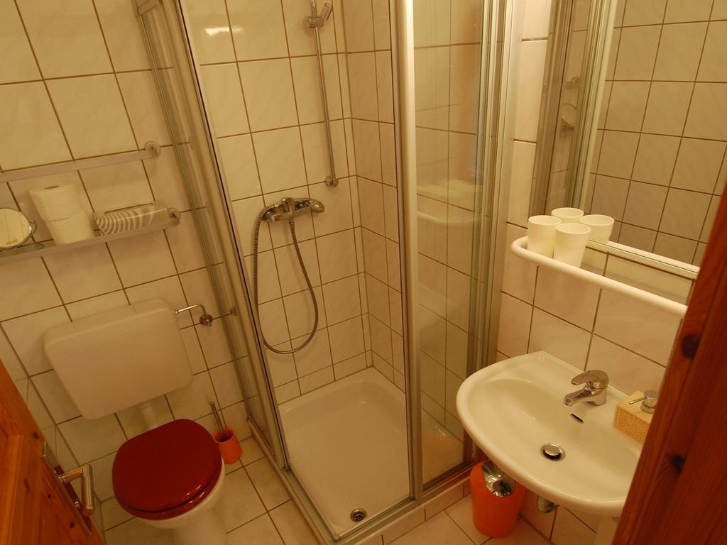 Land Und Leute Apartamento Fritzlar Exterior foto