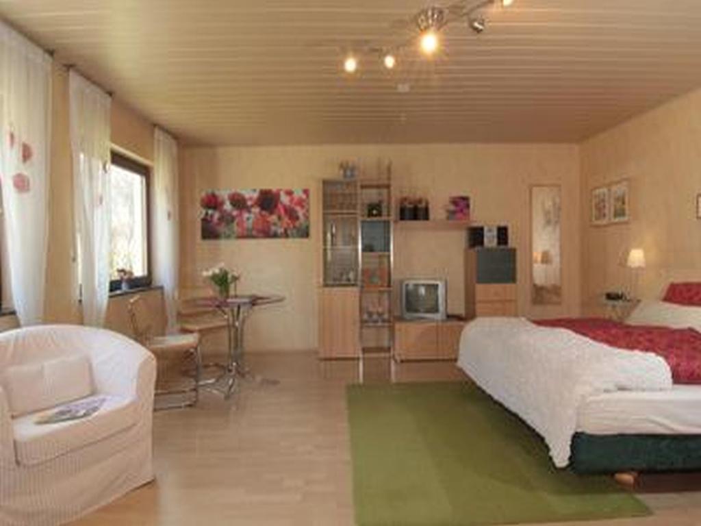 Land Und Leute Apartamento Fritzlar Exterior foto